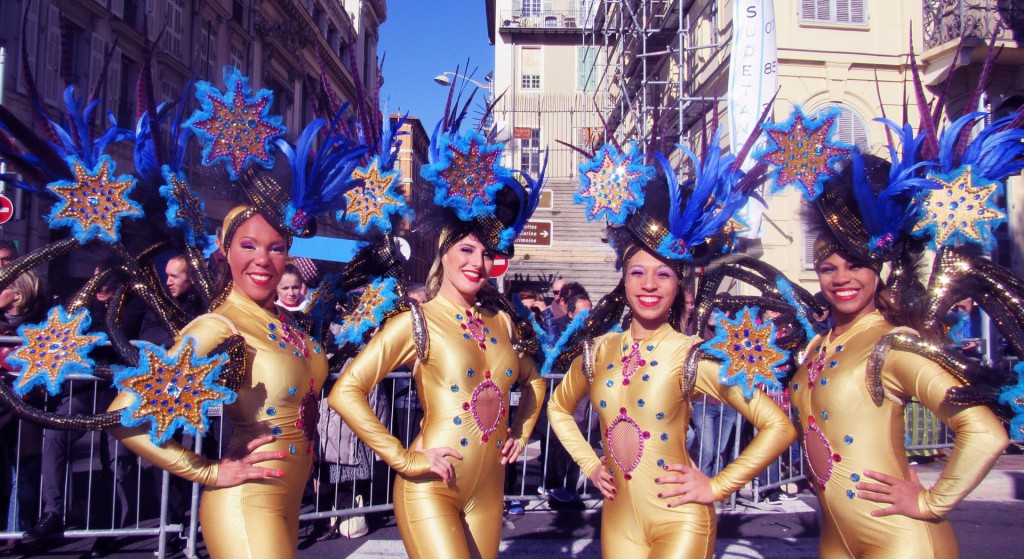 Carnaval de Niza 2016: Le Roi des Médias. CUERPO Y COMPAÑÍA DE DANZA. VIDÉOS !!! Février 2016. Carnaval Latino, Danza, bailarines latinos