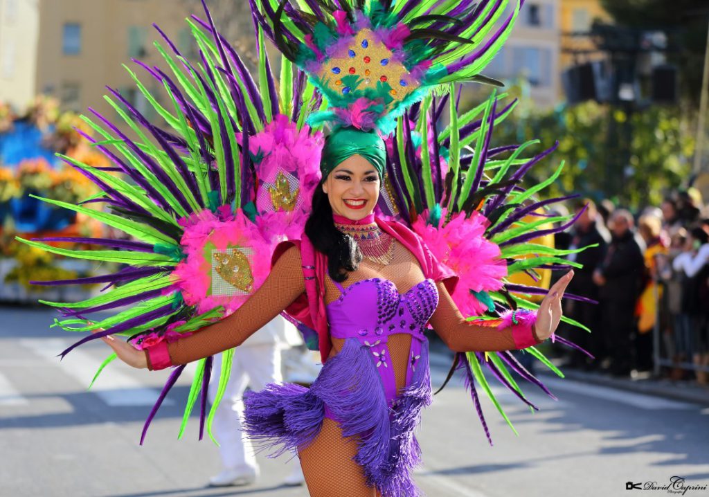 La joie, le rythme et la couleur de notre Compagnie Corps et Danse, captés par France 3 !!!! Carnaval de Nice dans son édition 2017: « Le roi de l’énergie ».