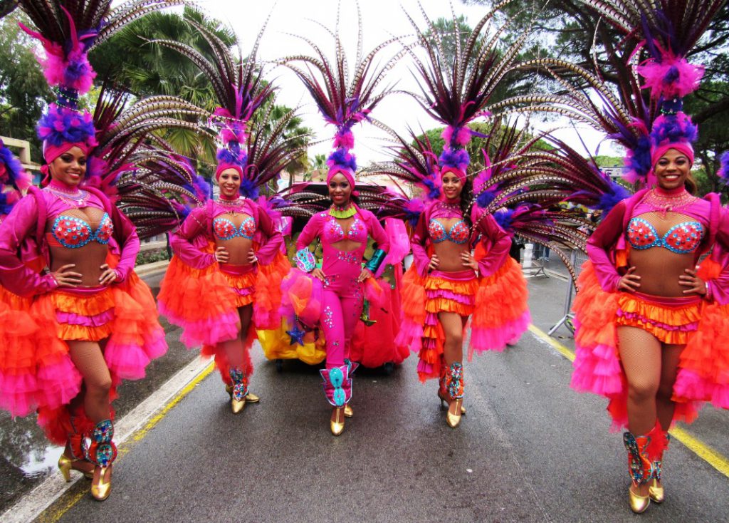 Corso Fleuri de Sainte-Maxime 2017. Merci aux organisateurs de nous avoir donné l'opportunité de présenter notre parade de cabaret cubain. Compagnie Corps et Danse. Février 2017